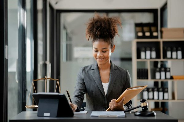 Avocat fiscaliste à paris : quelles sont les prestations qu'il offre ?